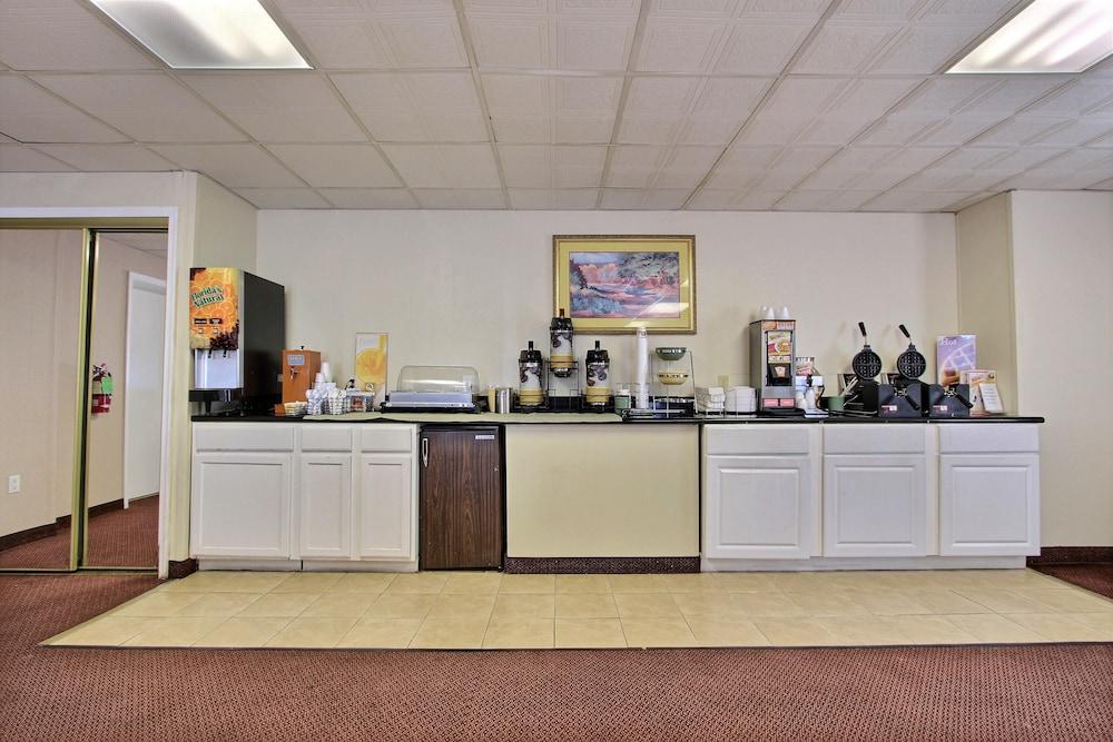 Quality Inn & Suites Millville Buitenkant foto