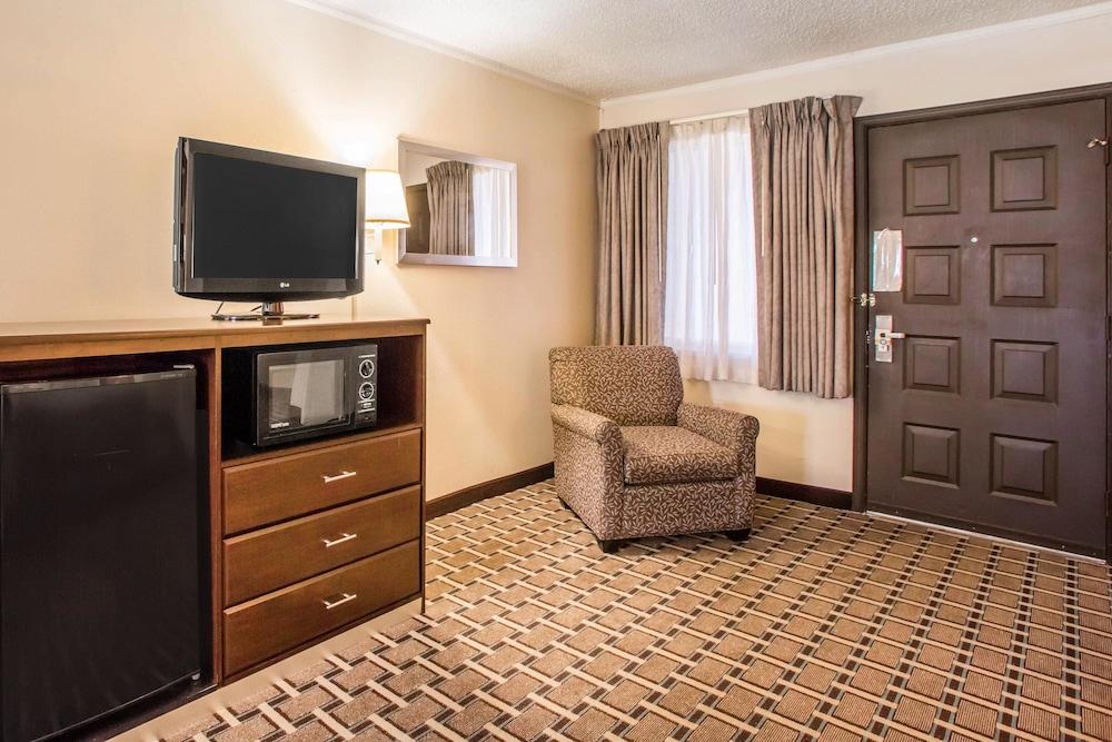 Quality Inn & Suites Millville Buitenkant foto