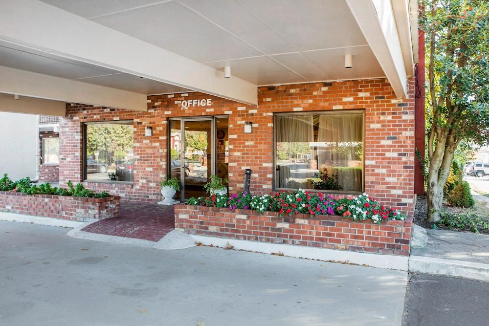 Quality Inn & Suites Millville Buitenkant foto