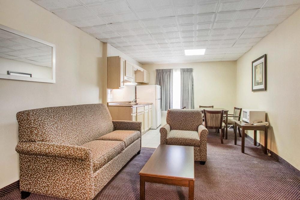 Quality Inn & Suites Millville Buitenkant foto