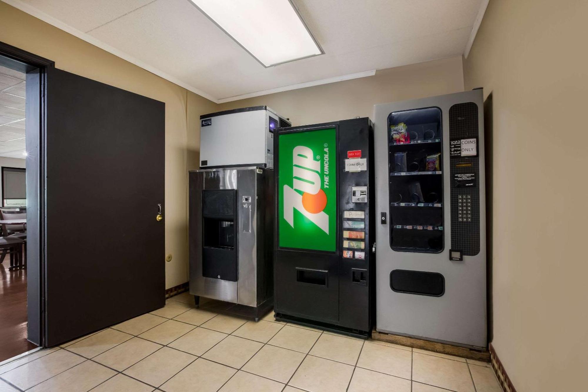Quality Inn & Suites Millville Buitenkant foto