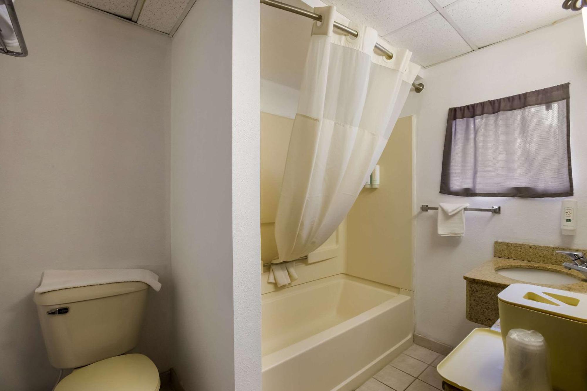 Quality Inn & Suites Millville Buitenkant foto