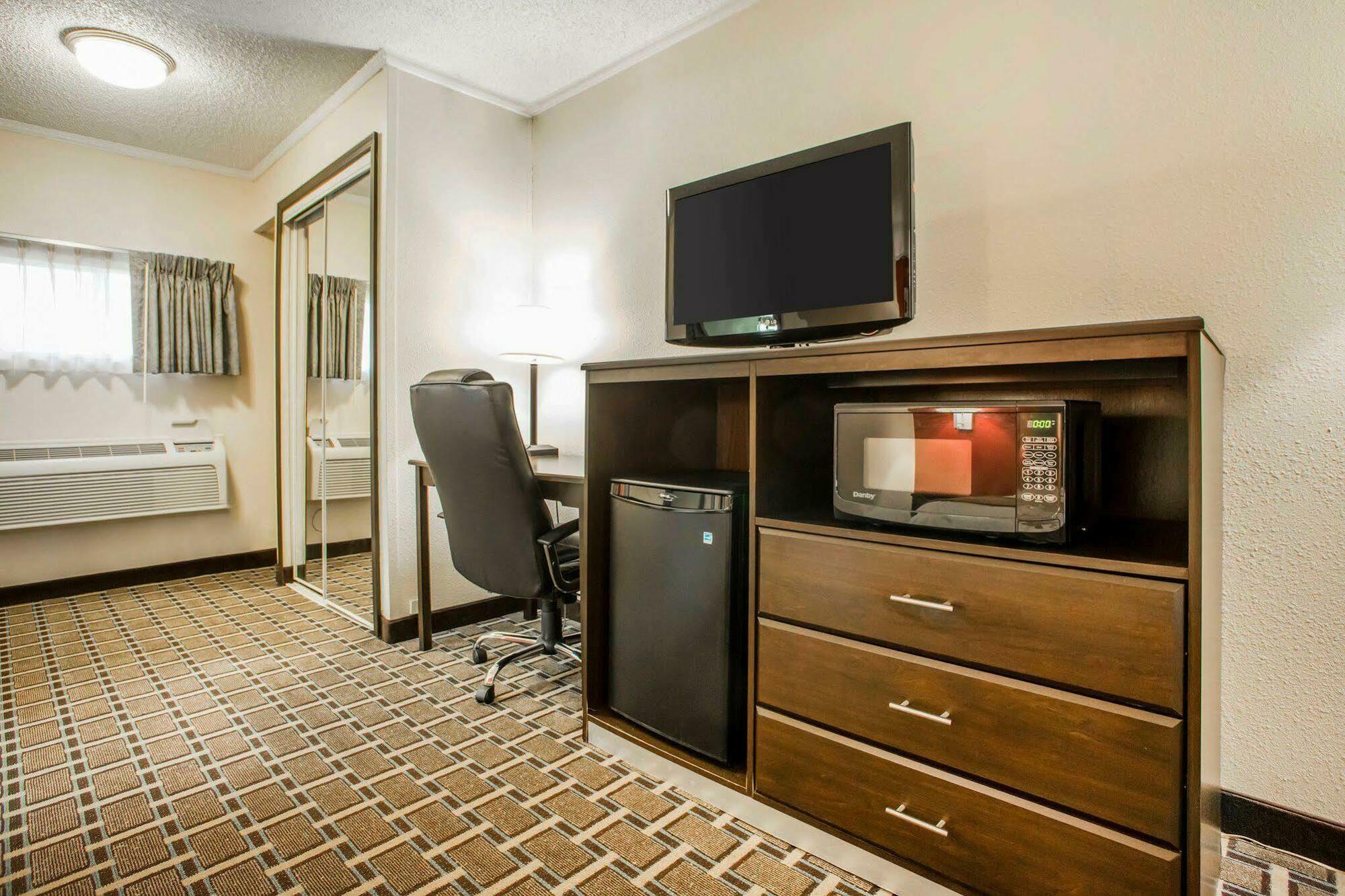 Quality Inn & Suites Millville Buitenkant foto